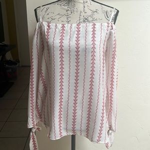 NWOT Sweet Wanderer 
Excellent conditions 
Size M.
Off the Shoulder.
#28